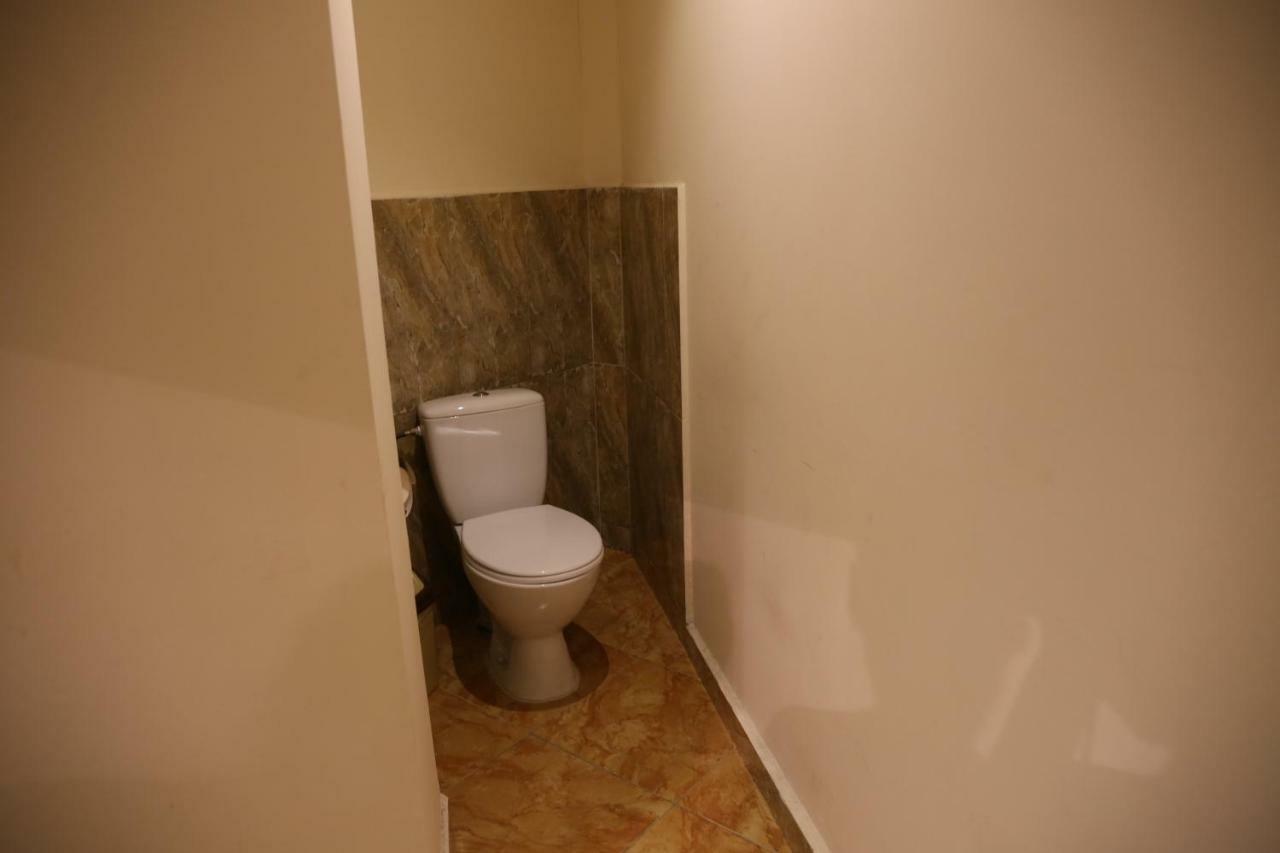 Private Rooms In The City Center - Chonqadze 9 Tbilisi ภายนอก รูปภาพ